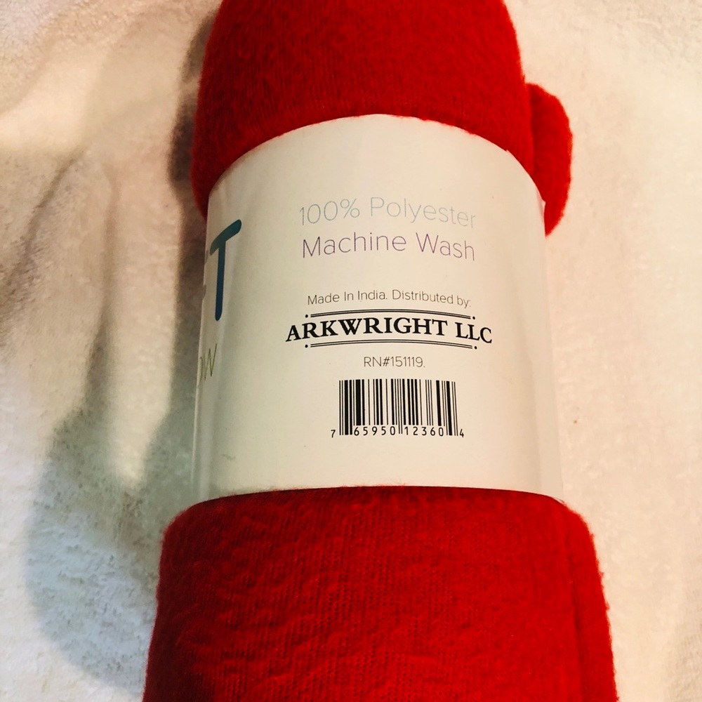 Red Fleece - Picture 4 of 5